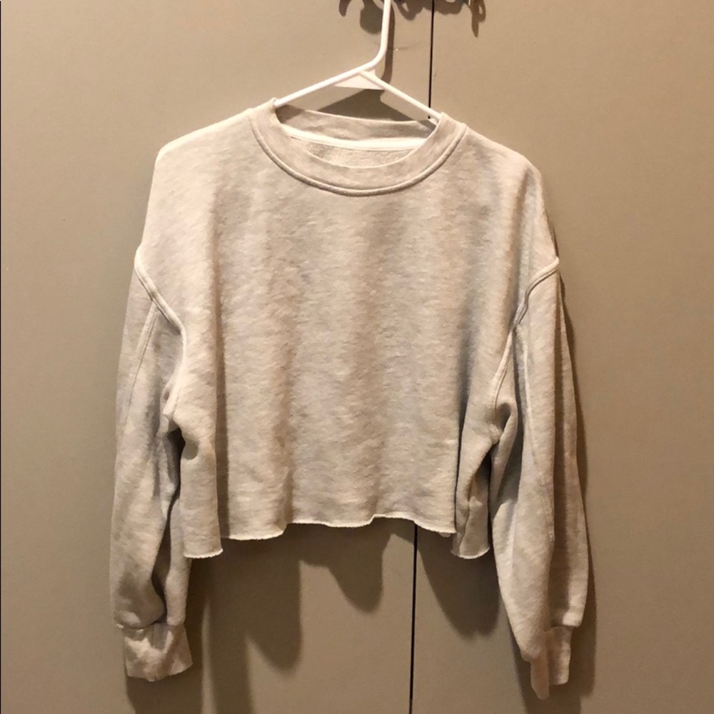 Strut this Sonoma Gray Cropish Sweatshirt